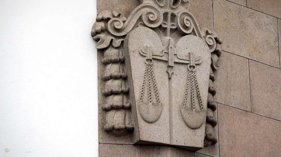 Fachada do Tribunal da Comarca de Évora, no Largo das Portas de Moura, em Évora, 28 de setembro de 2012. NUNO VEIGA / LUSA