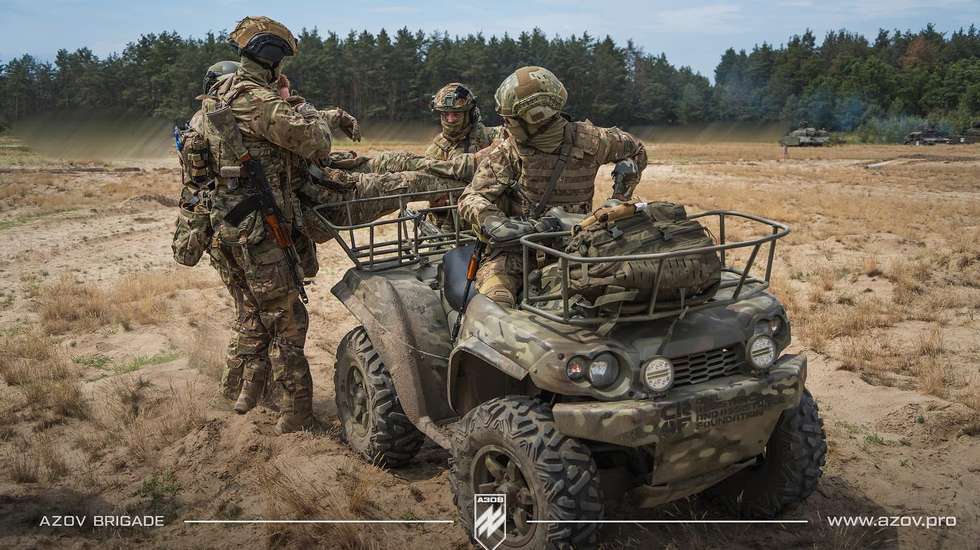 Batalhão Azov voltou ao terreno