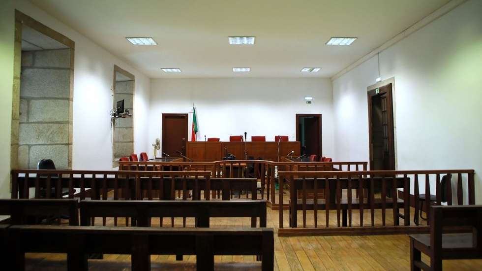 Sala de audiências vazia no tribunal de São João Novo no Porto onde nenhum julgamento foi realizado esta manha devido à greve dos juízes, 20 novembro de 2018. A associação Sindical dos Juízes Portugueses anunciou uma greve nacional de 21 dias, com início no dia 20 de novembro, em protesto pela falta de acordo na revisão do Estatuto dos Magistrados Judiciais. ESTELA SILVA/LUSA