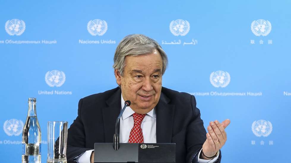 Para esse código de conduta, Guterres pediu um compromisso de Governos e empresas de tecnologia para que se abstenham de apoiar ou amplificar a desinformação e o discurso de ódio e que assegurem um cenário de imprensa livre, viável, independente e plural, com fortes proteções para os jornalistas