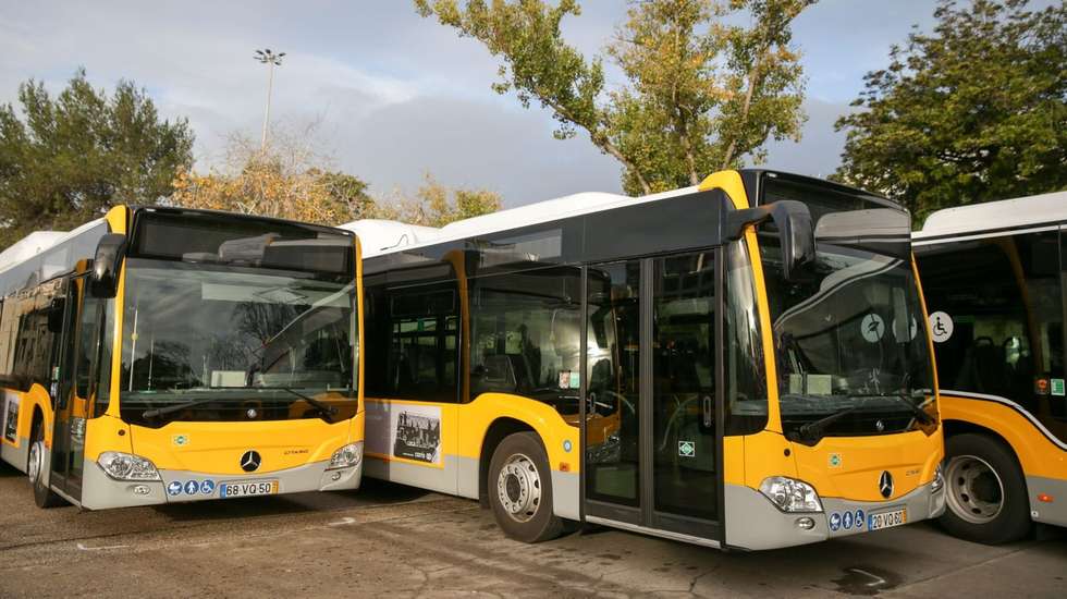 Os trabalhadores também reivindicam a diminuição de 40 para 35 horas de trabalho semanais