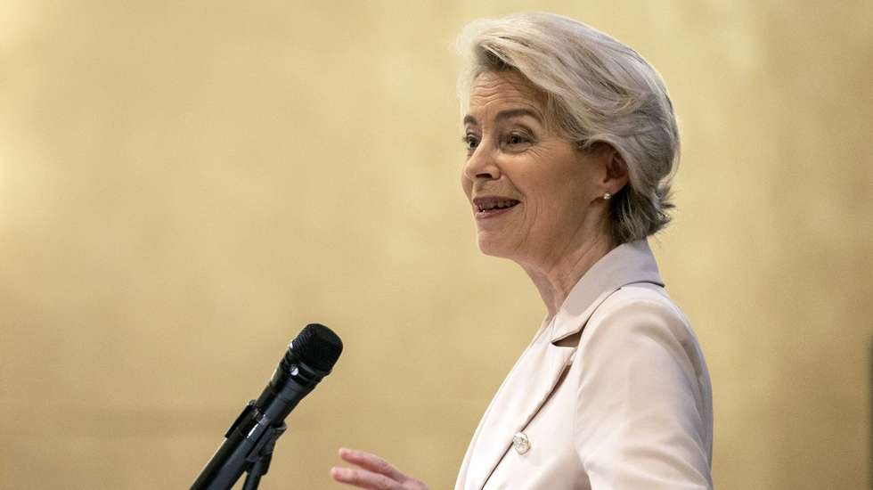 "É fundamental derrubar as barreiras na região e aproximar os Balcãs Ocidentais da UE", disse Ursula von der Leyen