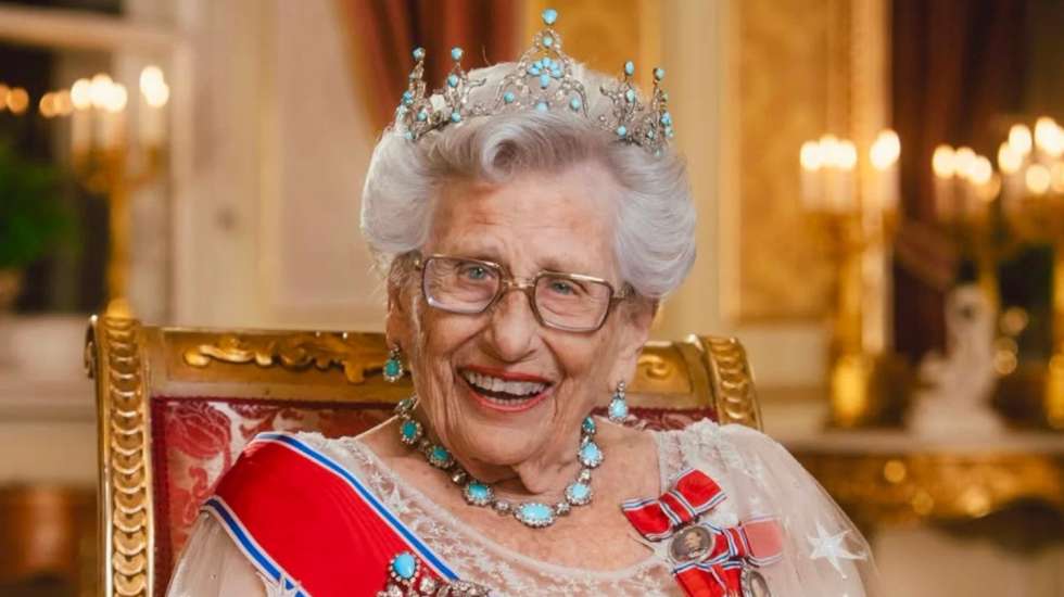 Entre 1954 e 1968, depois da morte da mãe, a princesa Martha, Astrid assumiu uma função equivalente à de uma “primeira-dama”, sendo a anfitriã oficial do Estado e representante da Casa Real ao lado do avô, Haakon VII, do pai, Olav V e do irmão, o então príncipe herdeiro Harald