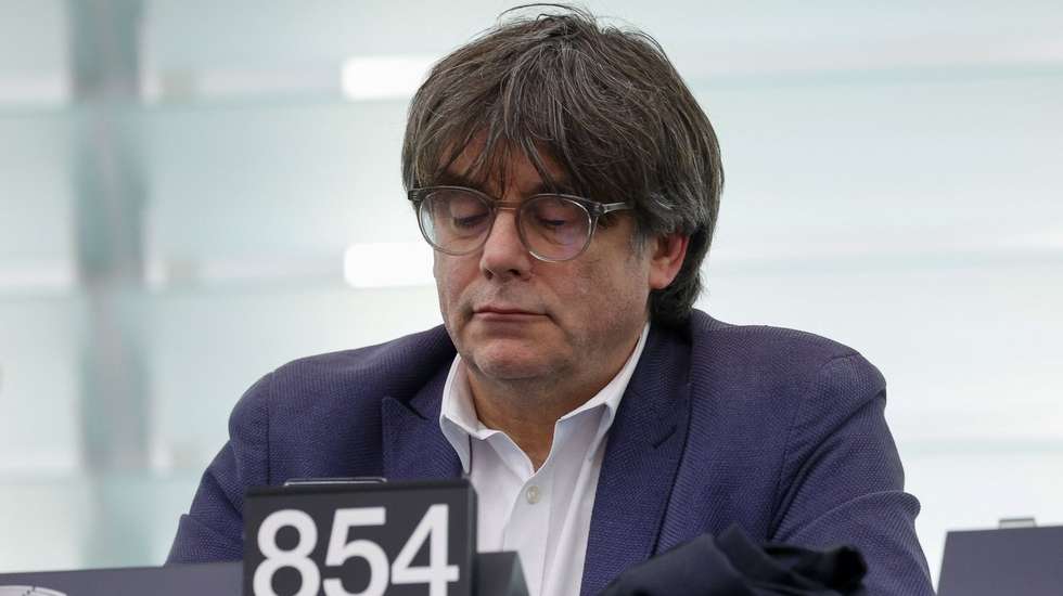Puigdemont, protagonista da tentativa de autodeterminação da Catalunha em 2017, vive desde esse ano na Bélgica para fugir à justiça espanhola e tornou-se eurodeputado