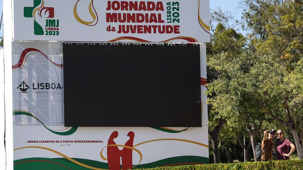 A PSP sugere ainda que cada um defina um ponto de encontro com o seu grupo, para o caso de alguém se perder