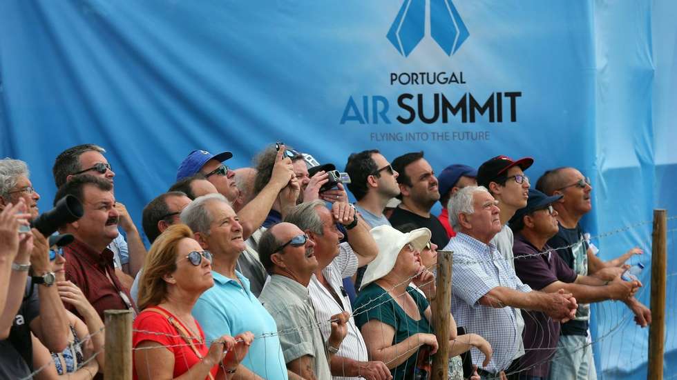 No setor da aeronáutica será também debatido o impacto da Covid-19, a construção dos aviões que estavam previstos ser entregues às grandes companhias aéreas, tendo a sua produção ficado afetada devido à pandemia