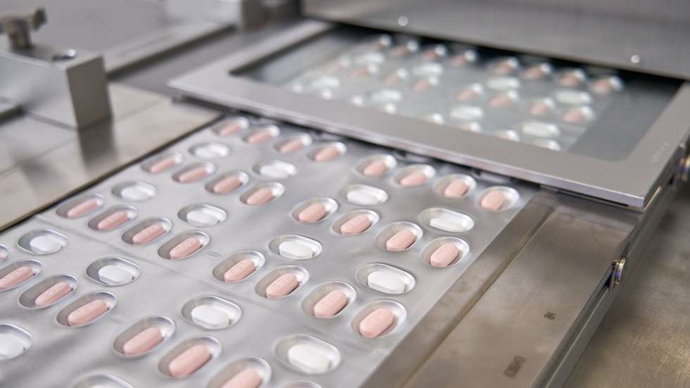 O Paxlovid é um medicamento antiviral oral que reduz a capacidade do SARS-CoV-2 se multiplicar no corpo