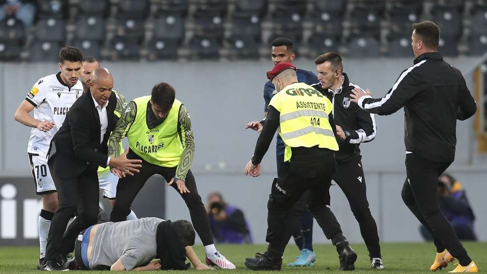 Invasão de campo (Vitória de Guimarães - FC Porto)