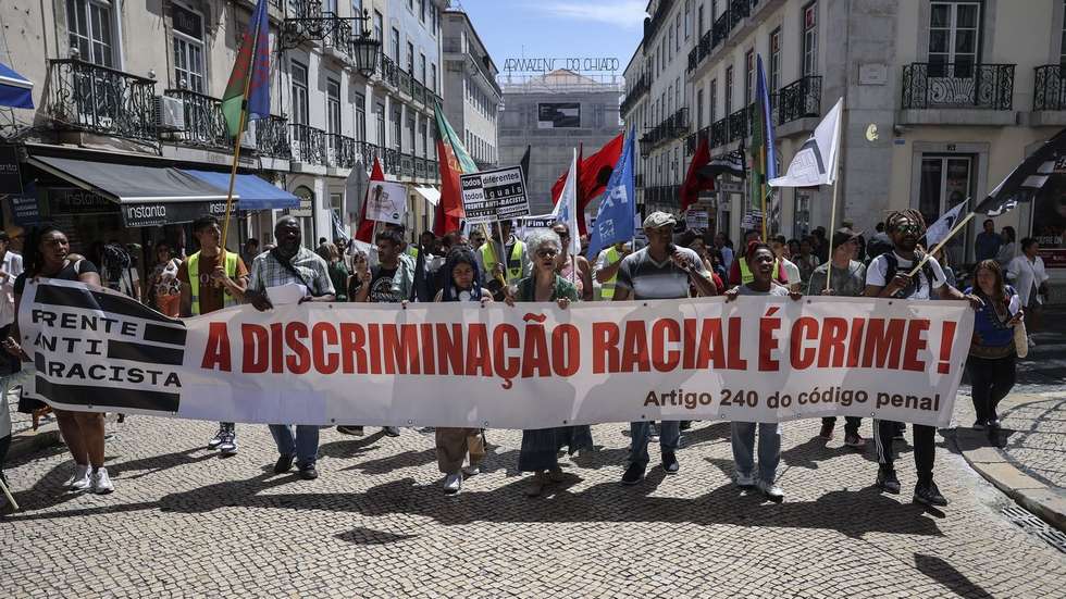À ação de luta contra ideias e práticas racistas e xenófobas, juntou-se o dirigente nacional do BE Fabian Figueiredo, que considera que "Portugal tem problemas de racismo, de integração das pessoas racializadas, das comunidades migrantes"