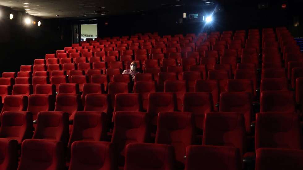 Na lista dos filmes portugueses mais vistos do ano surgem duas estreias de maio: "Mal Viver" e "Viver Mal", de João Canijo, respetivamente em terceiro e quarto lugar, com 11.225 e 7.092 espectadores