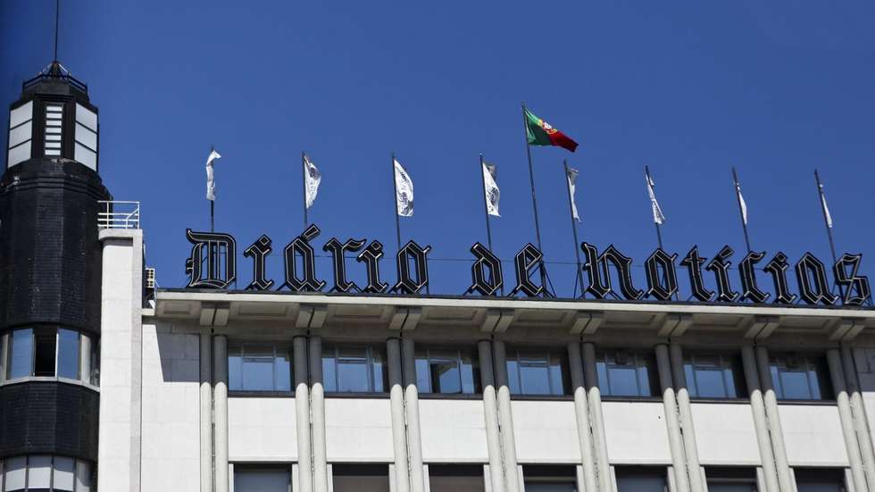 O plenário da redação do DN afirmou que "os problemas financeiros assumidos" pelo grupo também "causam apreensão" naquele jornal