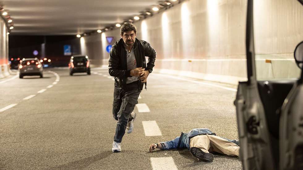 Pierfrancesco Favino é um tenente da polícia em "A Última Noite em Milão", de Andrea Di Stefano.