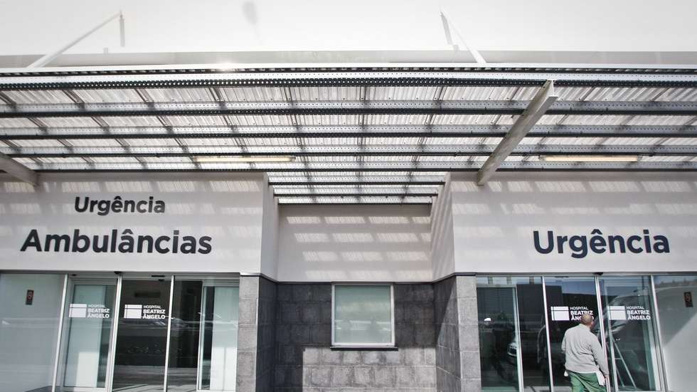Os arguidos, acordaram, deslocarem-se para a Unidade Local de Saúde do Médio Ave, para que a filha de um deles fosse logo atendida sem passar pela triagem