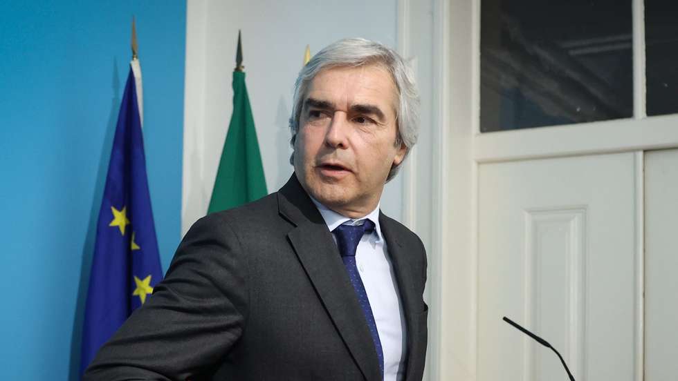 O presidente do CDS-PP, Nuno Melo, no início da reunião do Conselho Nacional do partido, para apresentação, discussão e votação do acordo de coligação eleitoral para as eleições legislativas de 18 de maio de 2025, em Lisboa, 26 de março de 2025. ANTÓNIO PEDRO SANTOS/LUSA