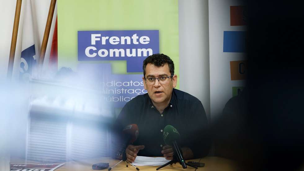 Para sábado está prevista a realização de uma manifestação nacional, em Lisboa, promovida pela CGTP, pelo aumento geral dos salários e das pensões face à subida do custo de vida