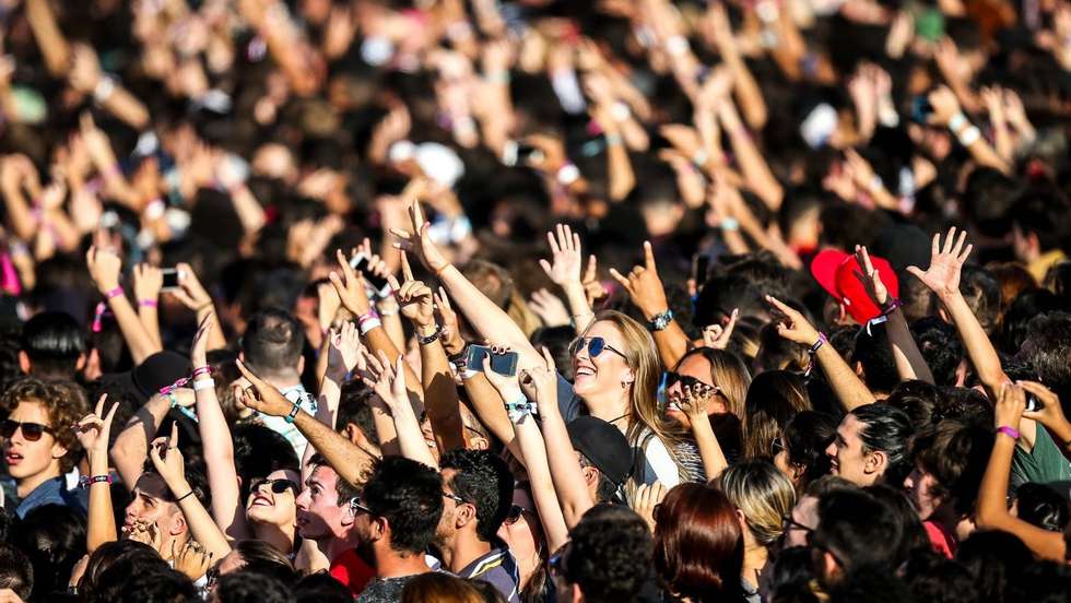 Numa carta aberta, a associação escreveu que pretende alertar publicamente os organismos da tutela para a necessidade de a opinião pública ser esclarecida relativamente aos acontecimentos ocorridos durante a realização do Festival Sol da Caparica, que classifica como "lamentáveis"