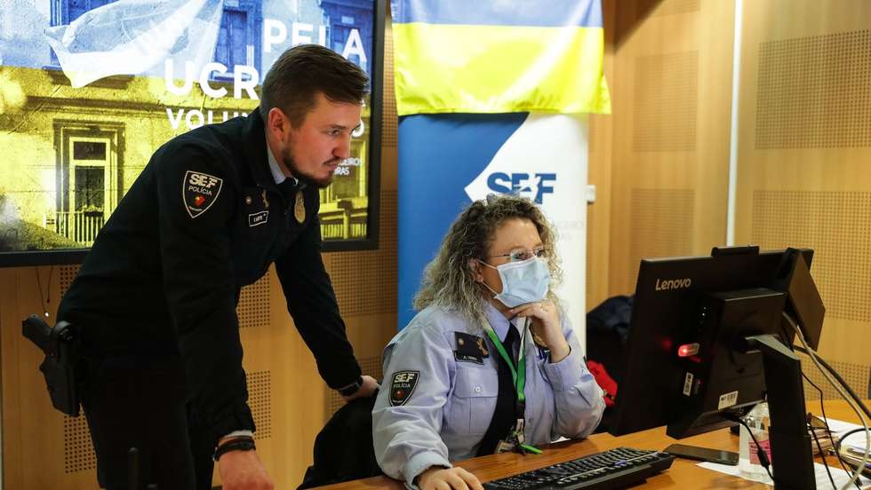 Das 58.414 proteções temporárias, 34.099 foram atribuídas a mulheres e 24.315 a homens, sendo que 14.135 desses pedidos foram para menores, o que reprensenta cerca de 25% do total.