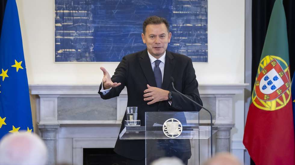 O primeiro-ministro, Luís Montenegro, usa da palavra durante a cerimónia de assinatura do Acordo Plurianual 2026-2029 de Valorização dos Trabalhadores da Administração Pública com a FESAP e o STE, na residência oficial do Primeiro-Ministro, em Lisboa, 21 de janeiro de 2026. JOSÉ SENA GOULÃO/LUSA