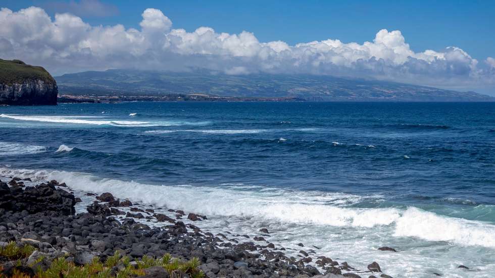 Praia de Santa Bárbara na Ribeira Grande, Ilha de São Miguel, Açores