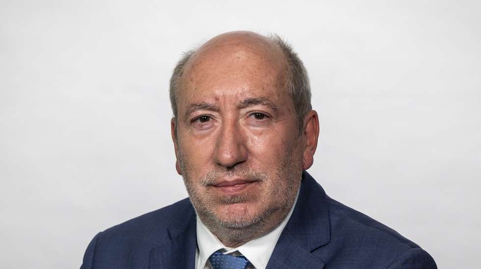 O candidato à Presidência da República apoiado pelo Partido Comunista Português, António Filipe, em entrevista à Lusa, na Agência Lusa, em Lisboa, 15 de outubro de 2025. JOSÉ SENA GOULÃO/LUSA (ACOMPANHA TEXTO DE 17 DE OUTUBRO DE 2025)