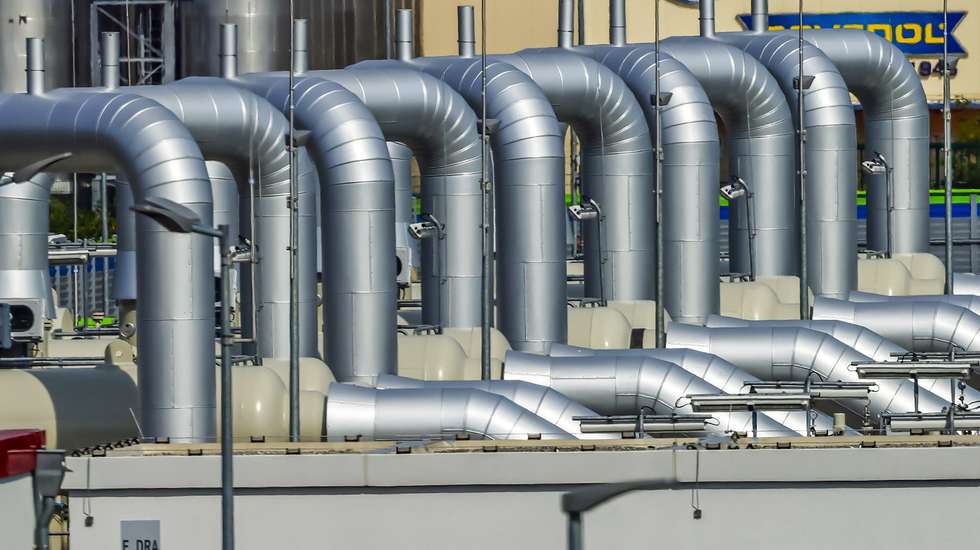 epa10167247 Pipes at the landfall facilities of the 'Nord Stream 2' gas pipeline in Lubmin, Germany, 07 September 2022. Gas supplies are being used by Russia to exert pressure on European nations in response to sanctions imposed after it invaded Ukraine. Gazprom, the Russian state-controlled gas company, closed the Nord Stream 1 pipeline from Russia to Germany.  EPA/HANNIBAL HANSCHKE