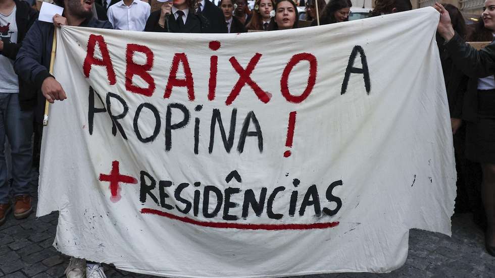 Manifestação pelas propinas
