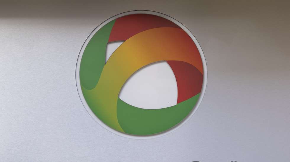 Reportagem no centro de atendimento da Linha SNS 24 em Lisboa, 18 de dezembro de 2020. A covid-19 marca um antes e depois na vida da linha SNS24 e dos seus profissionais de saúde, que além da luta para vencer a pandemia tentam também superar o cansaço de nove meses de chamadas sem tréguas. Em 2020, o centro de contacto do SNS foi obrigado a reinventar-se e já superou os 3,67 milhões de chamadas, mais do dobro em relação ao ano passado. (ACOMPANHA TEXTO DE 25/12/2020) JOSÉ SENA GOULÃO/LUSA