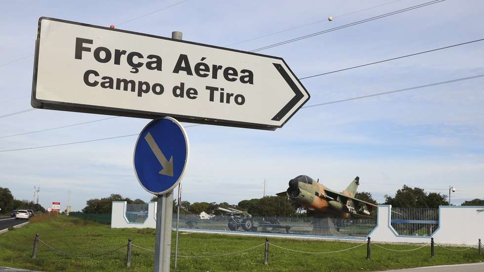 As opiniões dividem-se em Samora Correia entre os que estão contra o novo aeroporto na freguesia, os que consideram ser “um pau de dois bicos” e aqueles que veem vantagens para o desenvolvimento da região ribatejana, Samora Correia, Santarém, 06 de dezembro 2023. Samora Correia é uma freguesia do concelho de Benavente, no distrito de Santarém, e onde se situa, maioritariamente, o Campo de Tiro da Força Aérea, também conhecido como Campo de Tiro de Alcochete, uma das duas opções identificadas como viável para a localização do novo aeroporto de Lisboa. ACOMPANHA TEXTO DE 7 DE DEZEMBRO DE 2023). ANTÓNIO COTRIM/LUSA
