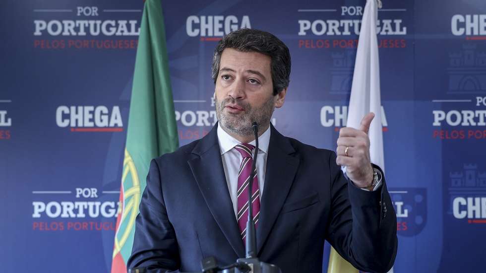 Conferência de imprensa do presidente do Chega, André Ventura, após reunião com os deputados da Comissão de Trabalho e Segurança Social sobre o acordo laboral, em Lisboa, 10 de março de 2026. MIGUEL A. LOPES/LUSA