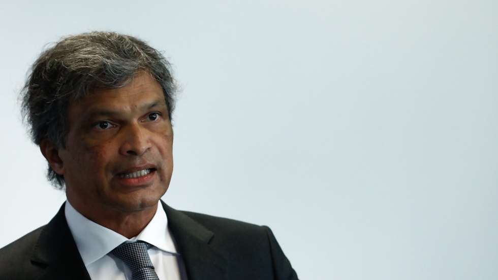 O presidente das Águas de Portugal, José Furtado, intervém durante a cerimónia de apresentação do Programa de Neutralidade Energética Zero, em Lisboa, 29 de julho de 2020. O Programa de Neutralidade Energética ZERO envolve todas as empresas do Grupo AdP e integra medidas inovadoras de eficiência e de reengenharia de sistemas, conjugadas com a instalação de sistemas para produção articulada de energia de fontes renováveis, com base solar, hídrica, biogás e eólica. ANTÓNIO COTRIM/LUSA