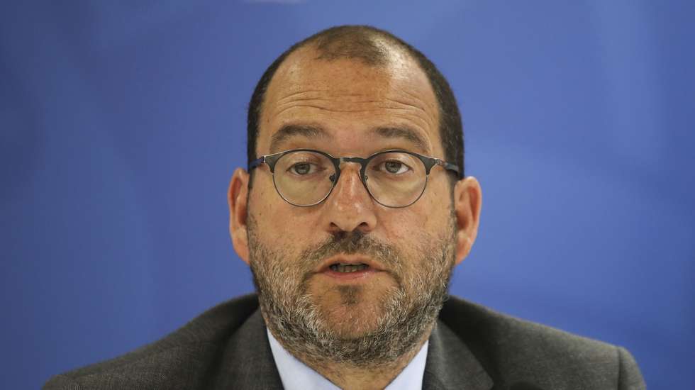 O ministro da Educação, João Costa, durante uma coferencia de imprensa no âmbito da divulgação da lista de colocação de professores, Ministério da Educação, Lisboa, 12 agosto 2022.  ANDRÉ KOSTERS/LUSA