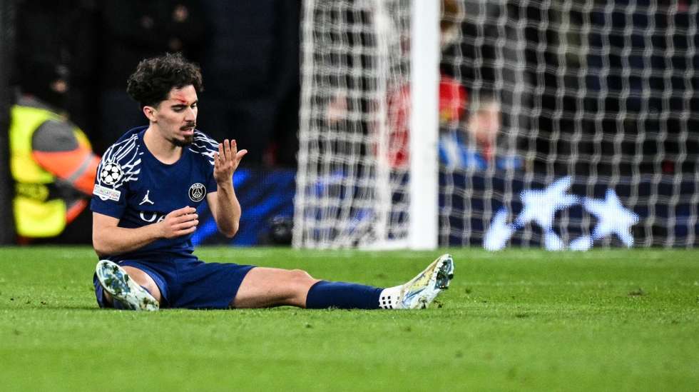 Vitinha sofreu um golpe por cima do sobrolho num choque com Salah, manteve-se em campo e voltou a ser um dos melhores do PSG
