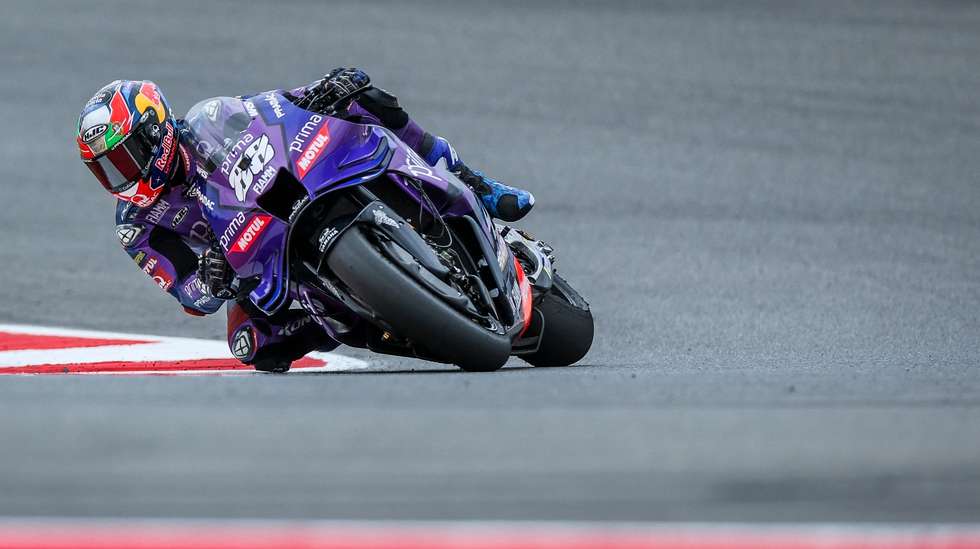 Miguel Oliveira regressou ao Algarve desta vez com a Yamaha, depois das presenças com a KTM e a Aprilia, mas não foi feliz nas duas sessões de treinos livres