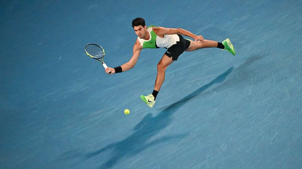 Carlos Alcaraz não entrou bem no jogo, perdeu o primeiro set por 6-2 mas deu a volta para conquistar o sétimo Grand Slam da carreira por 6-2, 6-3 e 7-5