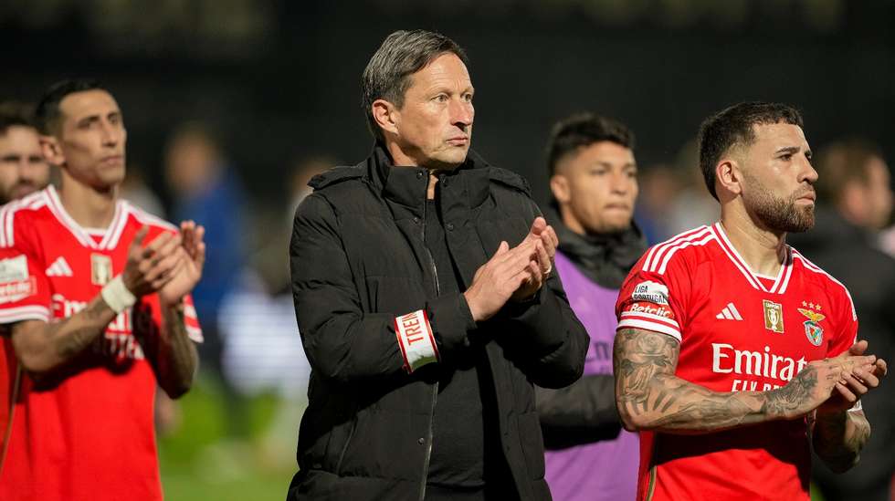 Roger Schmidt não gostou dos protestos junto ao autocarro depois do empate do Benfica em Vila do Conde frente ao Rio Ave