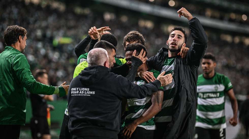 Sporting ganhou uma vantagem de quatro pontos em relação ao Benfica após vitória no dérbi, que pode passar a sete em caso de triunfo do jogo em atraso em Famalicão