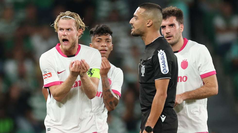 Morten Hjulmand cometeu uma grande penalidade em período de descontos e Zalazar marcou o golo do empate aos 90+7' em Alvalade