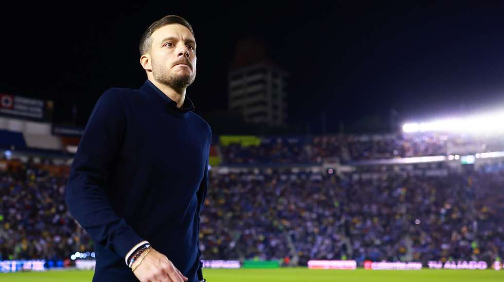Martín Anselmi, argentino de 39 anos, está nesta altura a comandar os mexicanos do Cruz Azul depois das conquistas como técnico dos equatorianos do Independiente del Valle