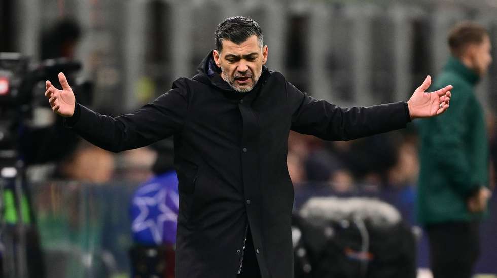 Sérgio Conceição viu equipa dominar até à expulsão de Theo Hernández por simulação na área, momento que marcou a viragem no encontro