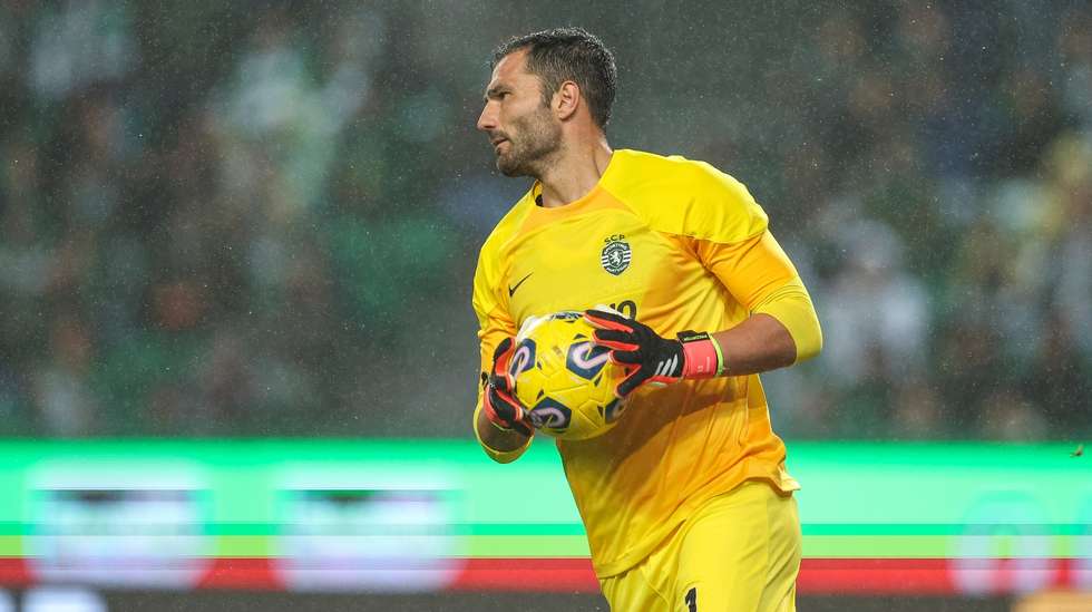 Adán realizou até ao momento 28 jogos oficiais em 2023/24, não tendo sido novamente opção na Taça de Portugal onde a escolha recaiu em Franco Israel
