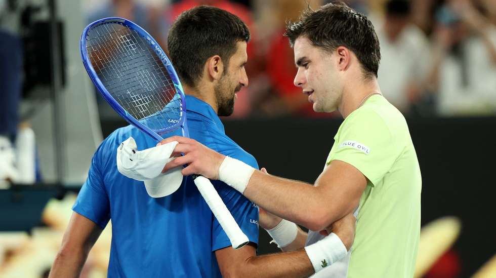 Jaime Faria foi o primeiro português a ganhar um set a Novak Djokovic mas não conseguiu impedir a derrota frente ao sérvio na segunda ronda do Open da Austrália