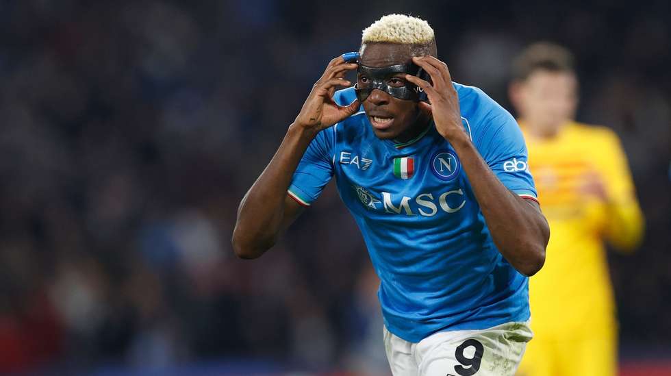 Osimhen fez o empate a 15 minutos do final e deixou tudo em aberto na eliminatória entre Nápoles e Barcelona