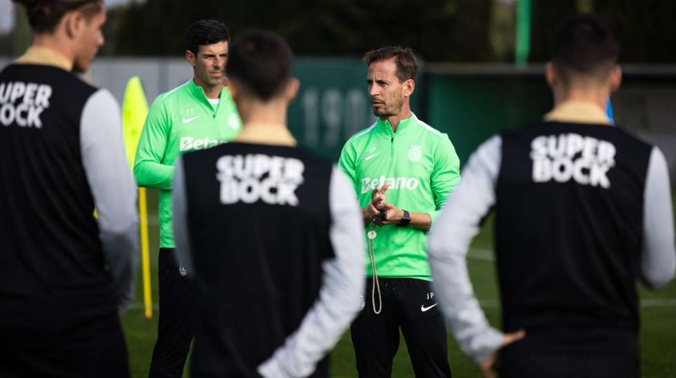 Tiago Teixeira, adjunto de João Pereira na nova equipa técnica do Sporting, foi o protagonista da primeira conferência do novo ciclo do futebol leonino antes da estreia frente ao Amarante