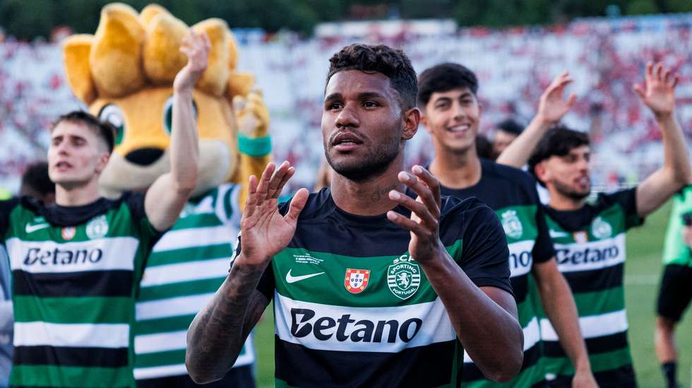 Matheus Reis viajou para o Brasil após falar com família, advogados e Sporting, na sequência das ameaças de que foi alvo depois da polémica final da Taça de Portugal
