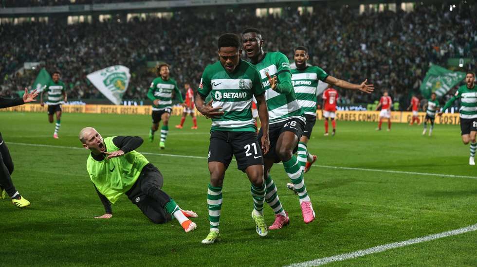 Geny Catamo inaugurou o marcador no primeiro minuto e fez o 2-1 em período de descontos num dérbi para a história