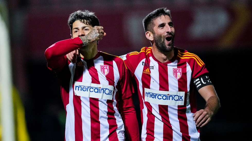 Nenê, avançado brasileiro de 40 anos, foi a grande figura do AVS na Segunda Liga com 23 golos e duas assistências em 32 jogos
