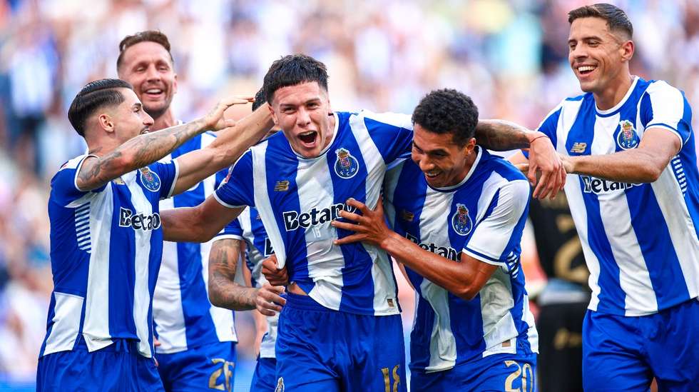 FC Porto chega ao sorteio da Liga Europa com uma época 100% vitoriosa, somando por triunfos os três encontros realizados no Campeonato (antes do clássico em Alvalade)