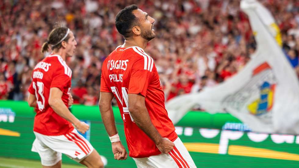 Benfica goleou St. Gallen na Luz para confirmar passagem à terceira pré-eliminatória da Liga Europa com um póquer de Vangelis Pavlidis