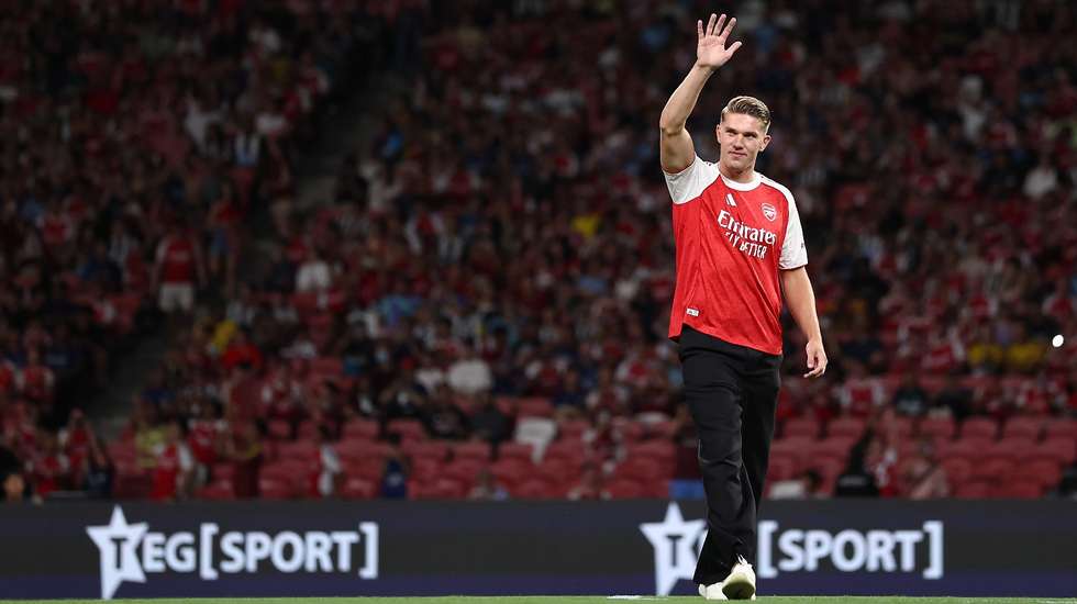 Viktor Gyökeres já se encontra em Singapura, onde foi apresentado como reforço do Arsenal antes do início do jogo com o Newcastle