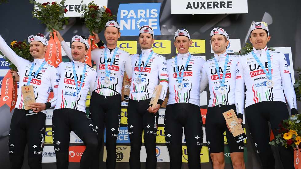 UAE Team Emirates venceu contrarrelógio por equipas da terceira etapa do Paris-Nice e colocou quatro corredores na frente da corrida